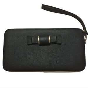 Black Wristlet with Bow Accent